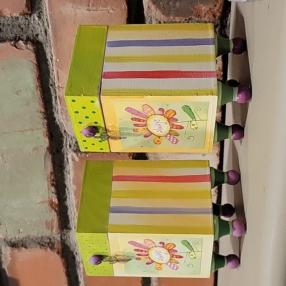 Best Friends Wooden Boxes with Button Latch Wooden Decorative Feet - Picture 2 of 8